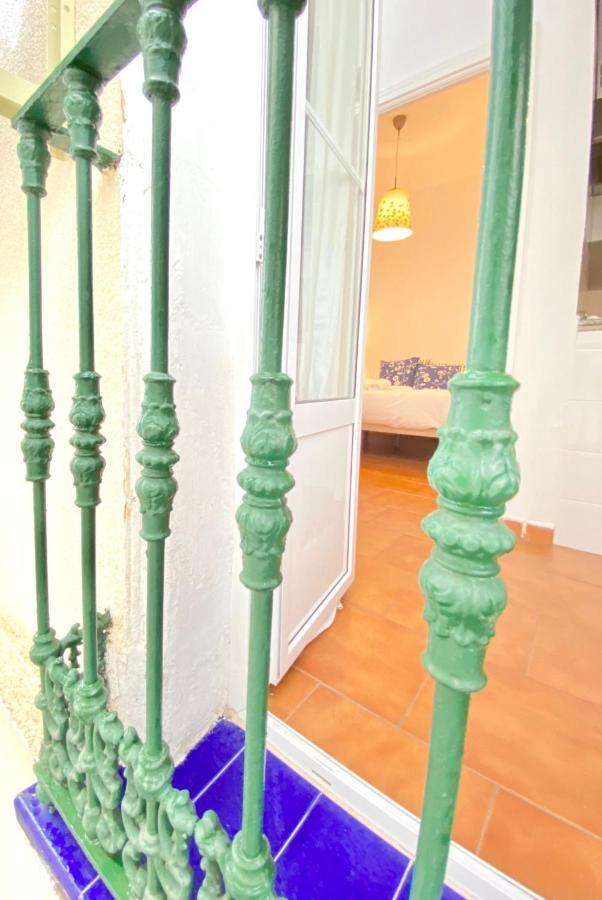 Comfortable Old Town, Parking Optional Apartment
